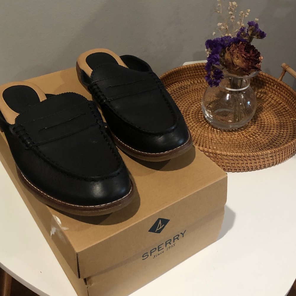 Black Sperry Seaport Fina Mules